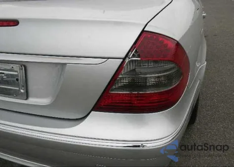 2007 Mercedes-Benz E550 z USA, uszkodzony, nr VIN WDBUF72XX7B125183